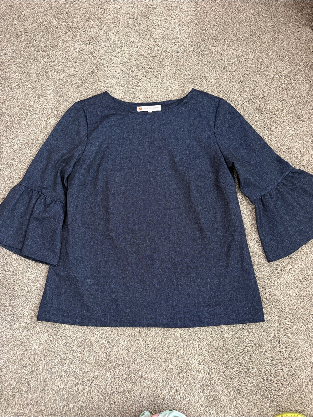 Jude Connolly denim-look top with 3/4 bell sleeves, Like New! So. Small